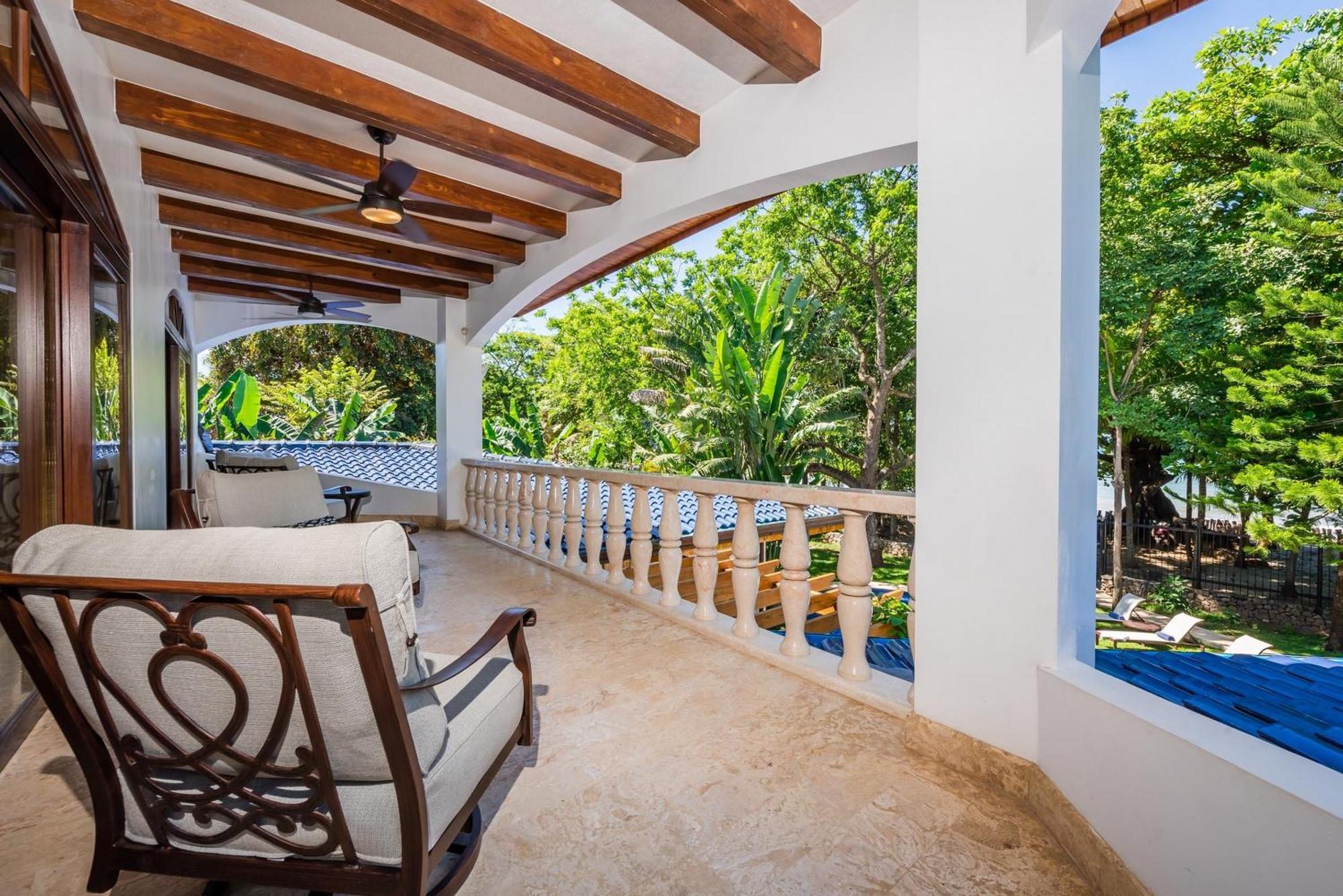 Blue Jewel Oceanfront Private Villa Tamarindo Exterior photo